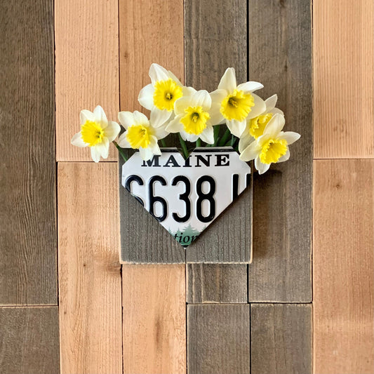 Front Porch Decor | Flower Wall Pocket Vase Planter | Front Door Decor | License Plate Heart | All 50 States Available