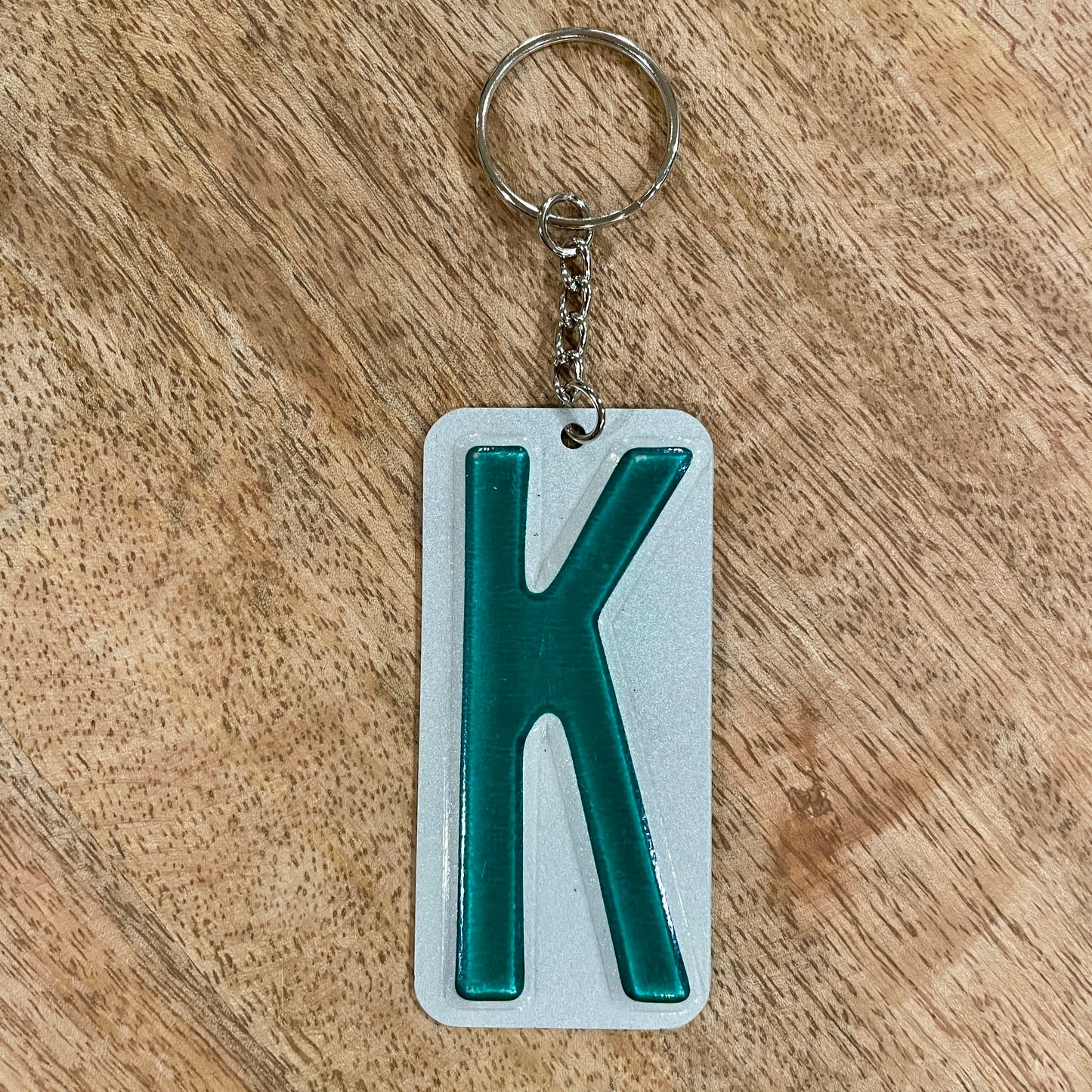 Personalized License Plate Letter Keychain – Transportation Birthday Party Favor – Car & Truck Theme – Custom Initial Gift for Kids