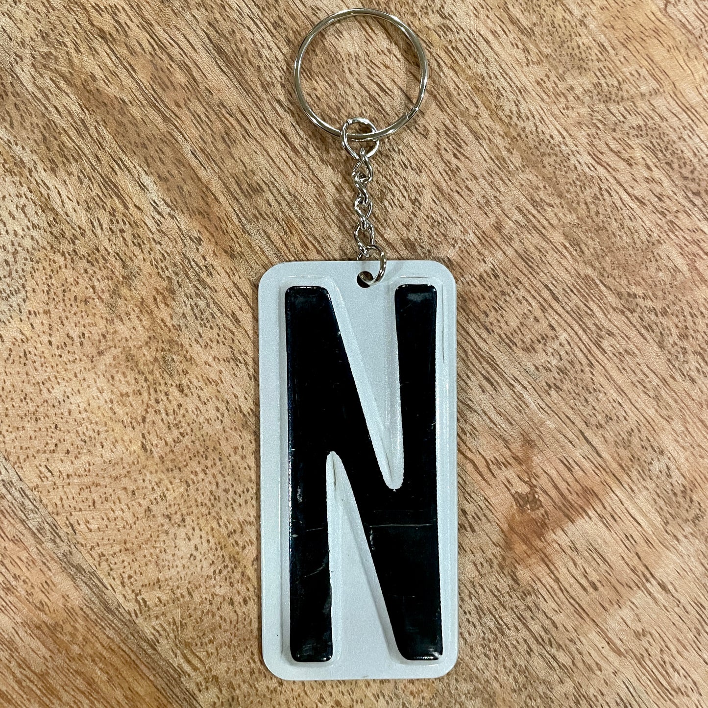 Personalized License Plate Letter Keychain – Transportation Birthday Party Favor – Car & Truck Theme – Custom Initial Gift for Kids